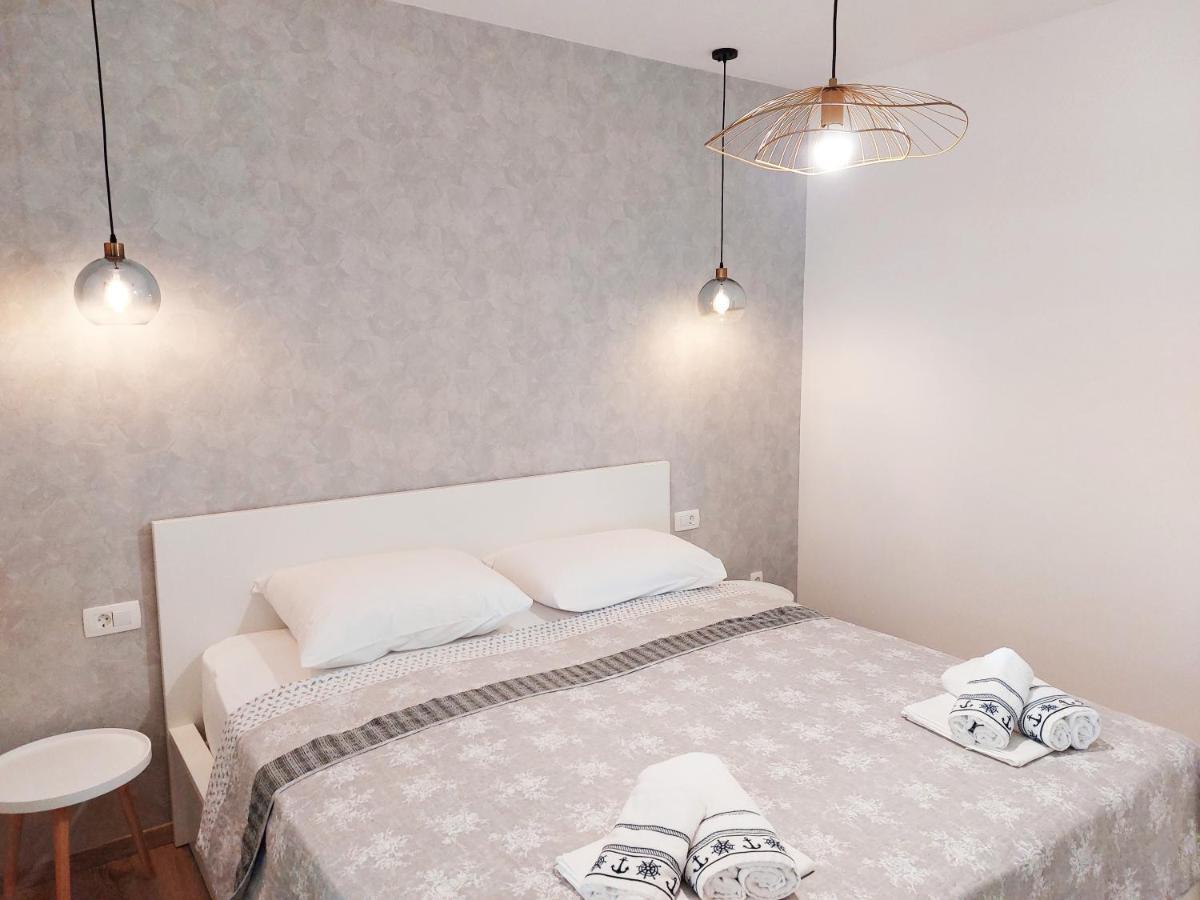 Luxury Sea View Apartment Есенице Экстерьер фото