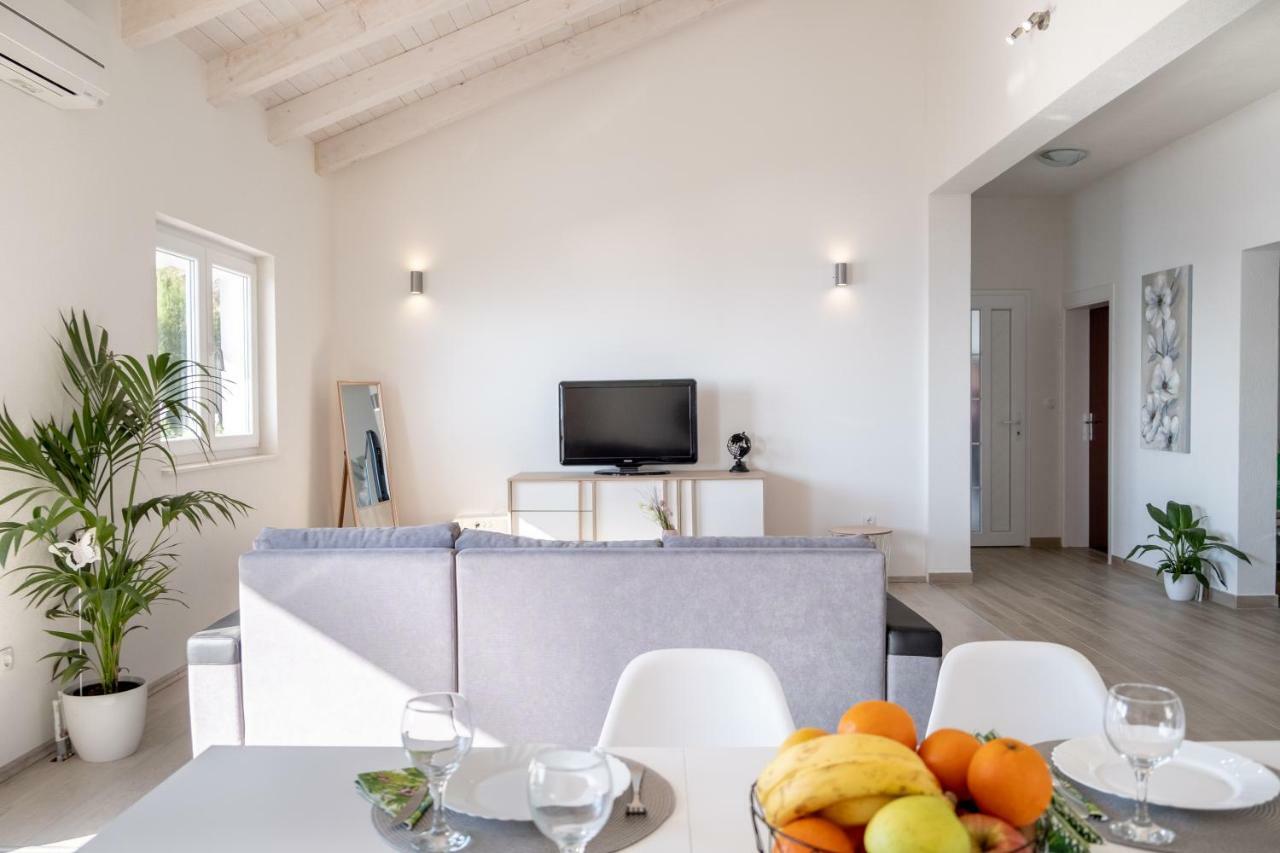 Luxury Sea View Apartment Есенице Экстерьер фото
