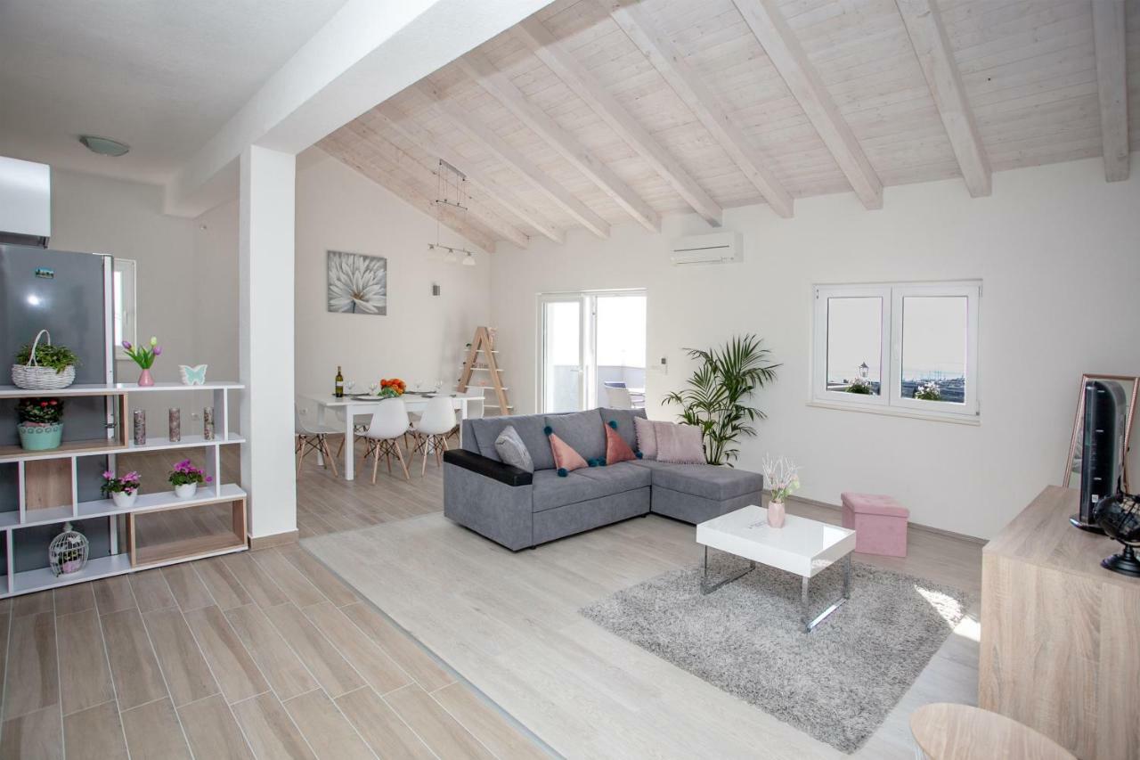 Luxury Sea View Apartment Есенице Экстерьер фото